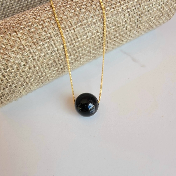 Black Onyx  Floating Necklace Minimalist Crystal Gemstone - Picture 3 of 6